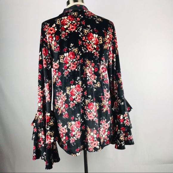L & B Floral Print Bell Sleeve Choker Top - Picture 4 of 6